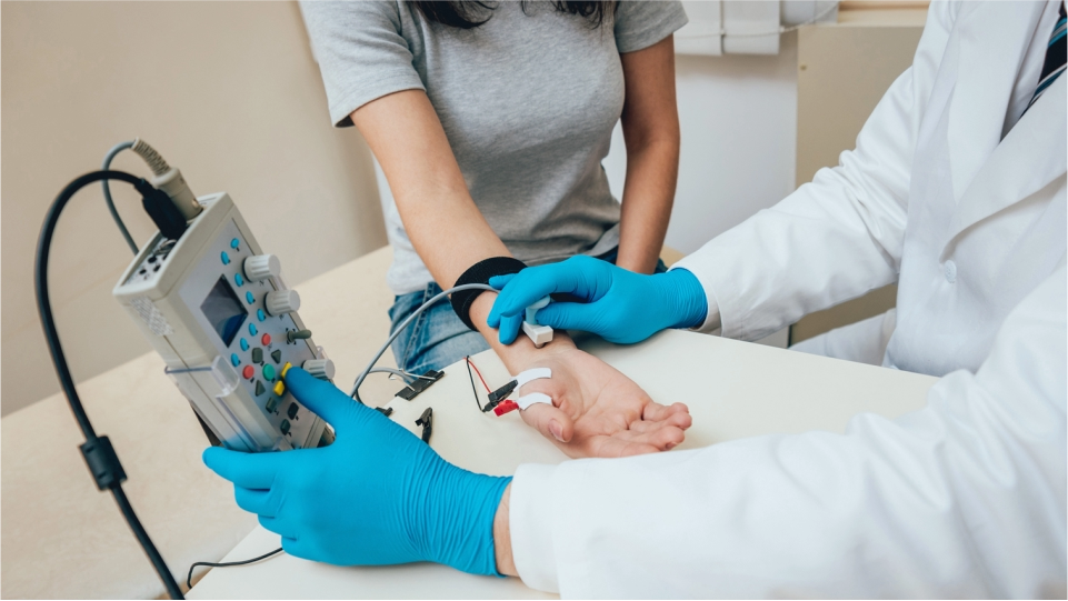 Electromiografía y velocidad de conducción 4 extremidades